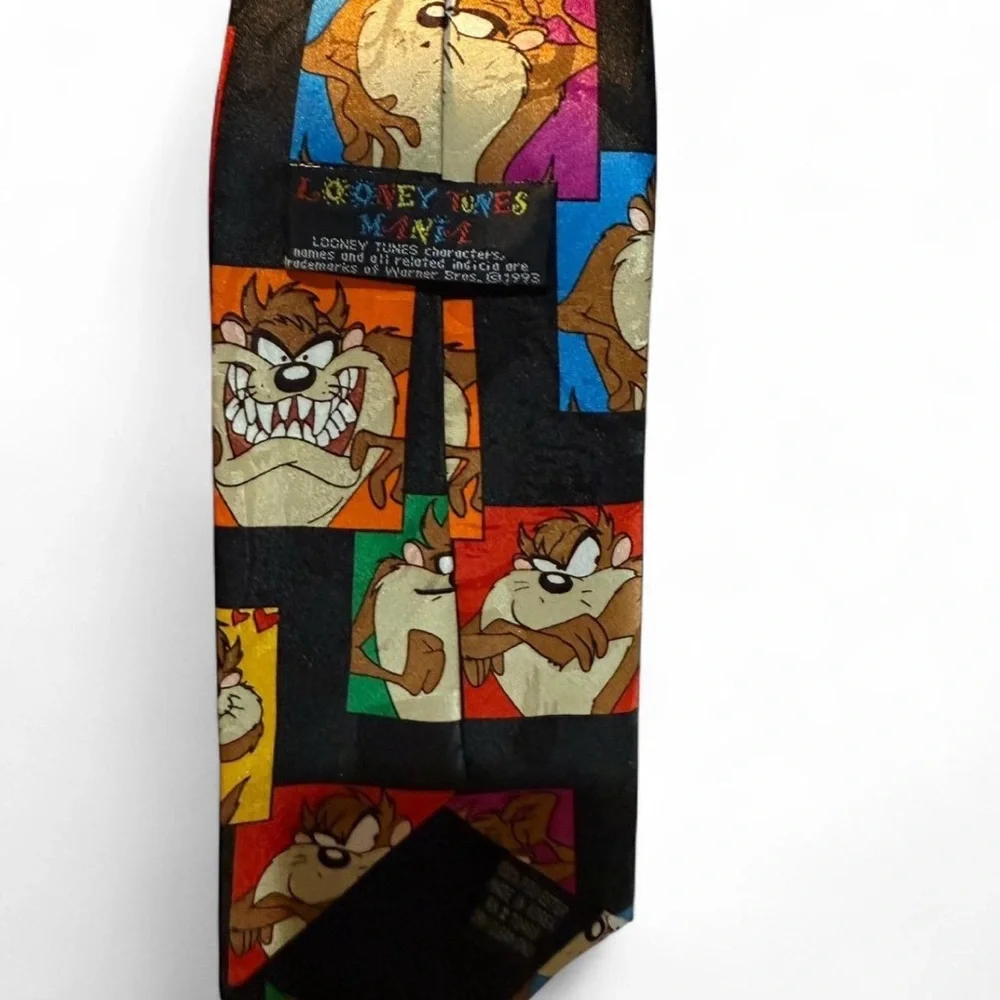 Warner Brothers Looney Tunes Tasmanian Devil necktie